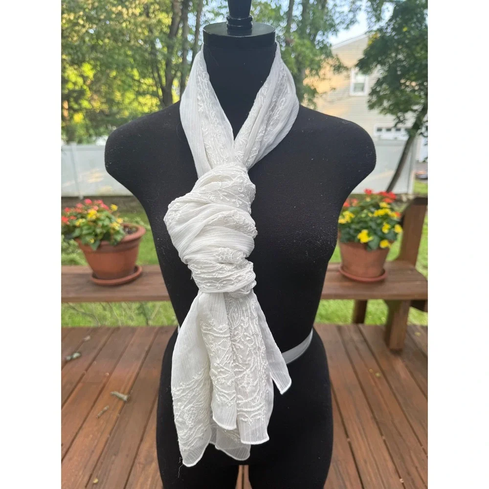 Oscar de la Renta White Embroidered Sheer Scarf Floral Wrap Shawl RN 62720